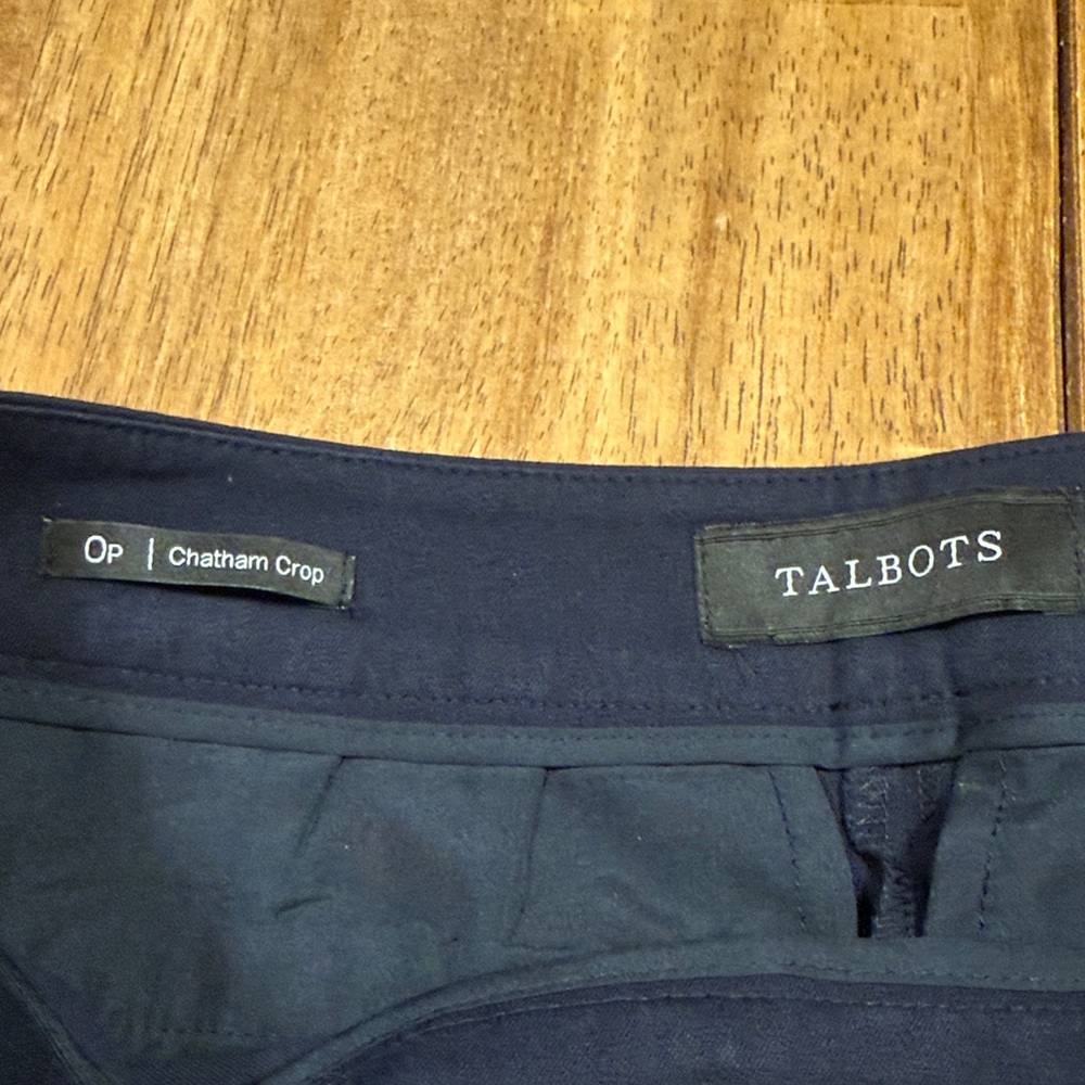 Talbots Navy Scallop Hem Capris - Picture 2 of 4
